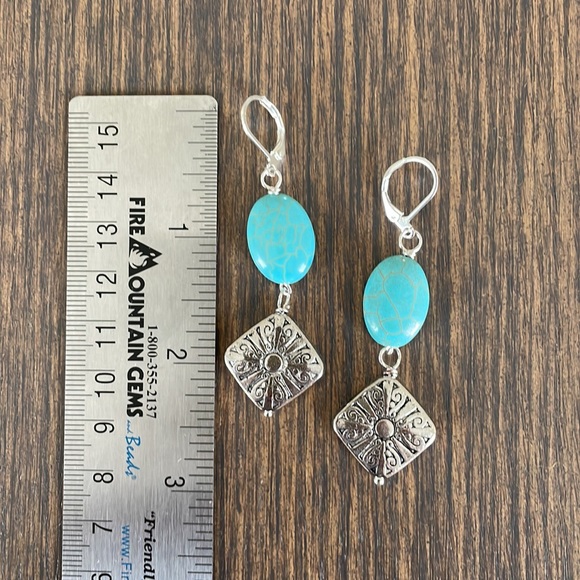 HAND CRAFTED EARRINGS Turquoise Ovals Silver Plated, Embossed Diamond Shape Bead - Picture 3 of 12